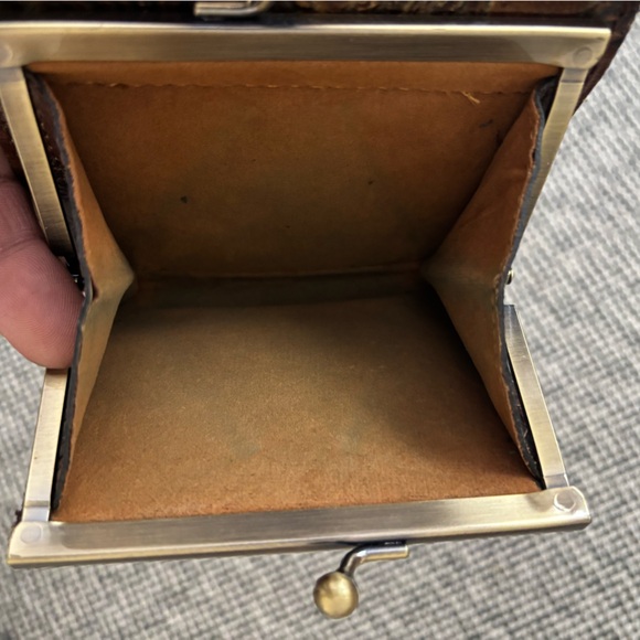 Patricia Nash Bark Leaves Rieti Leather Wallet - Picture 8 of 8